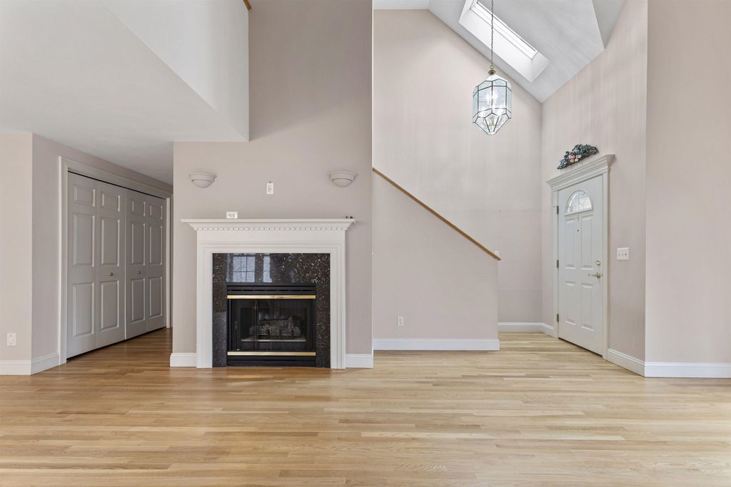 Image 11 of property listing at 63 Hampton Meadows, Hampton, NH 03842