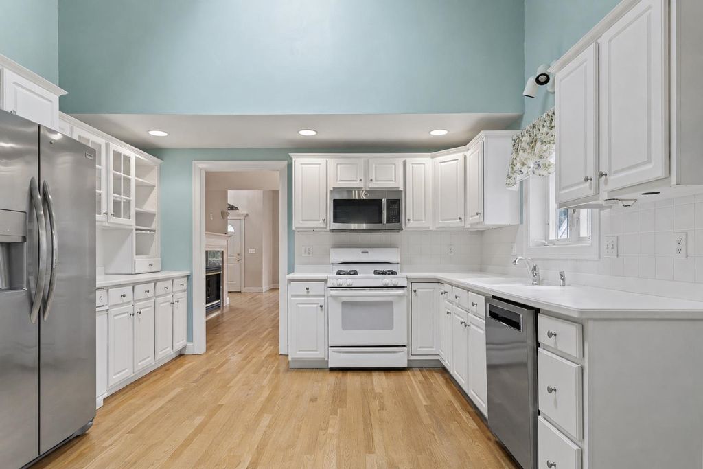 Image 12 of property listing at 63 Hampton Meadows, Hampton, NH 03842