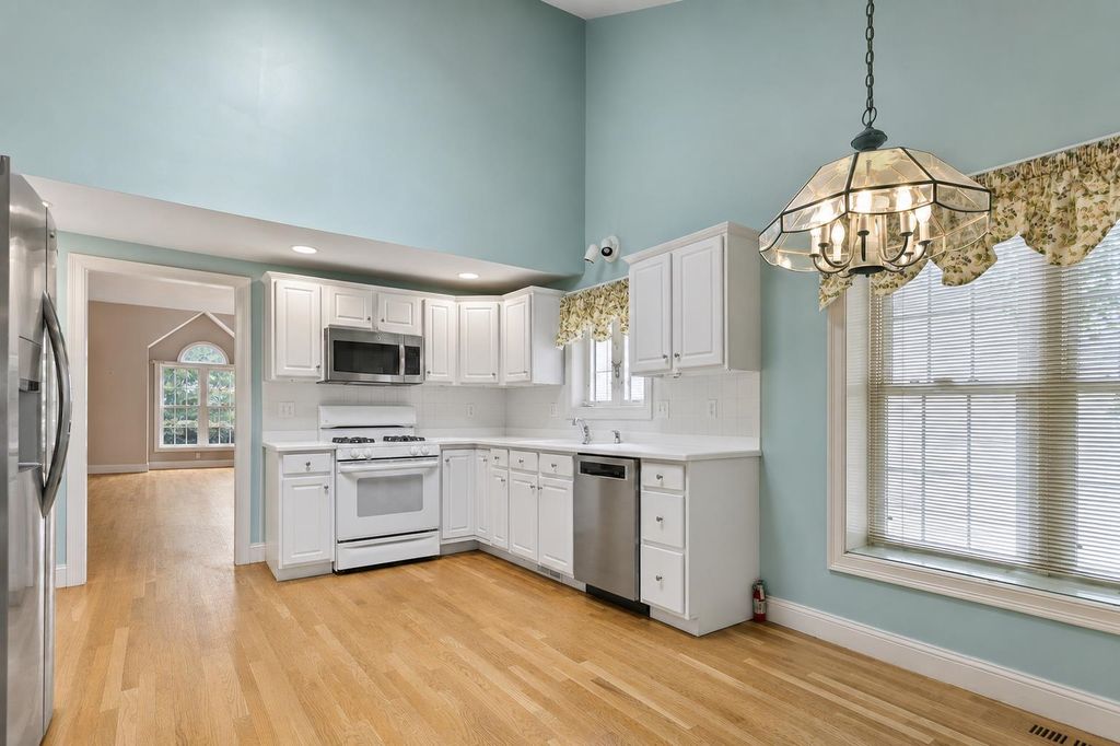 Image 15 of property listing at 63 Hampton Meadows, Hampton, NH 03842
