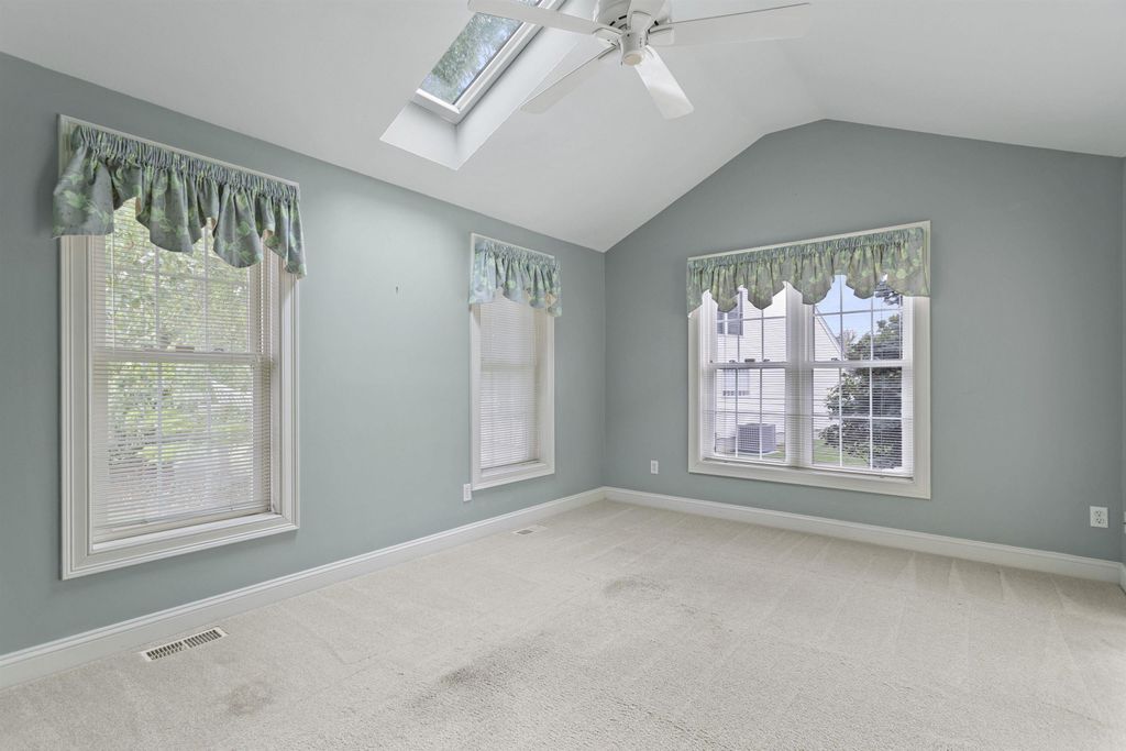 Image 20 of property listing at 63 Hampton Meadows, Hampton, NH 03842