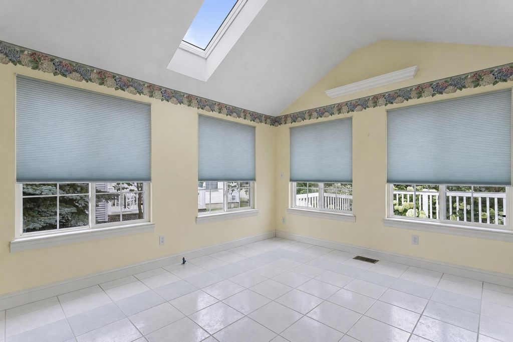 Image 23 of property listing at 63 Hampton Meadows, Hampton, NH 03842