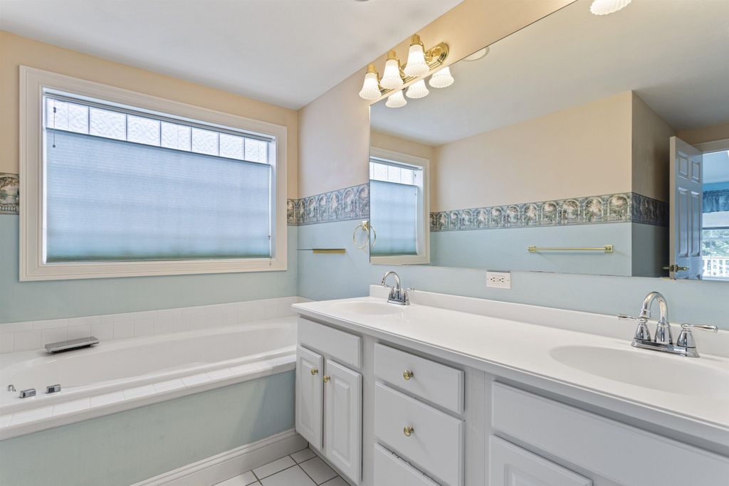 Image 29 of property listing at 63 Hampton Meadows, Hampton, NH 03842