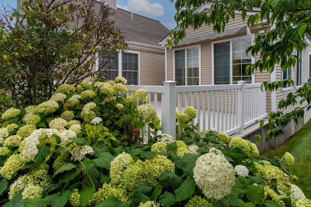 Image 42 of property listing at 63 Hampton Meadows, Hampton, NH 03842