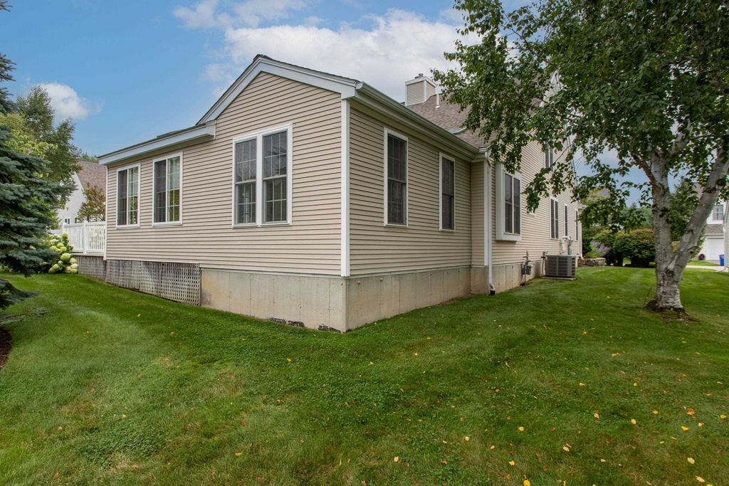Image 43 of property listing at 63 Hampton Meadows, Hampton, NH 03842
