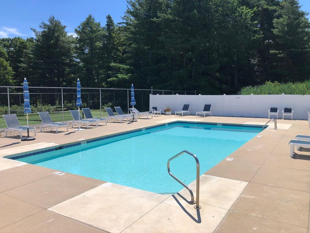 Image 49 of property listing at 63 Hampton Meadows, Hampton, NH 03842