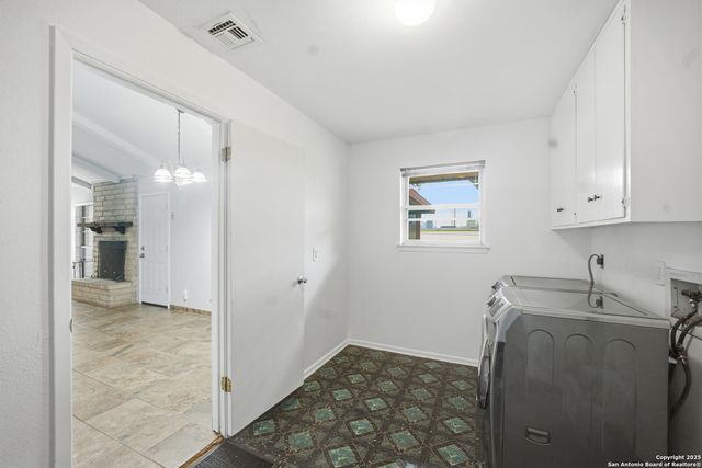 6406 Handsome Lake Dr, Leon Valley, TX 78238