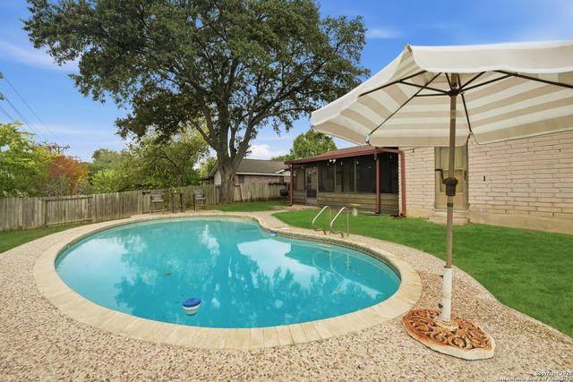 6406 Handsome Lake Dr, Leon Valley, TX 78238