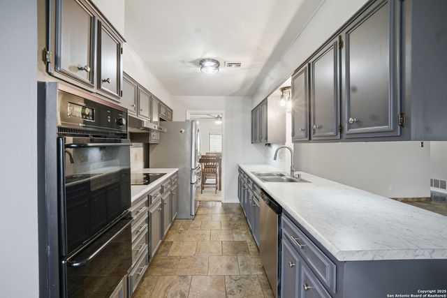 6406 Handsome Lake Dr, Leon Valley, TX 78238