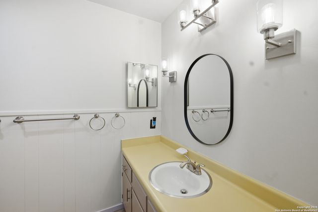 6406 Handsome Lake Dr, Leon Valley, TX 78238