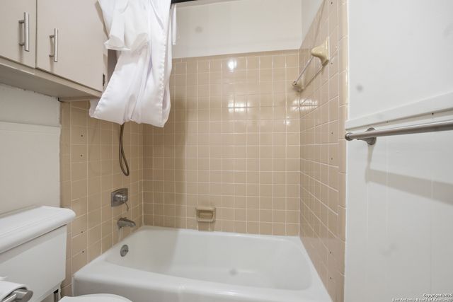 6406 Handsome Lake Dr, Leon Valley, TX 78238