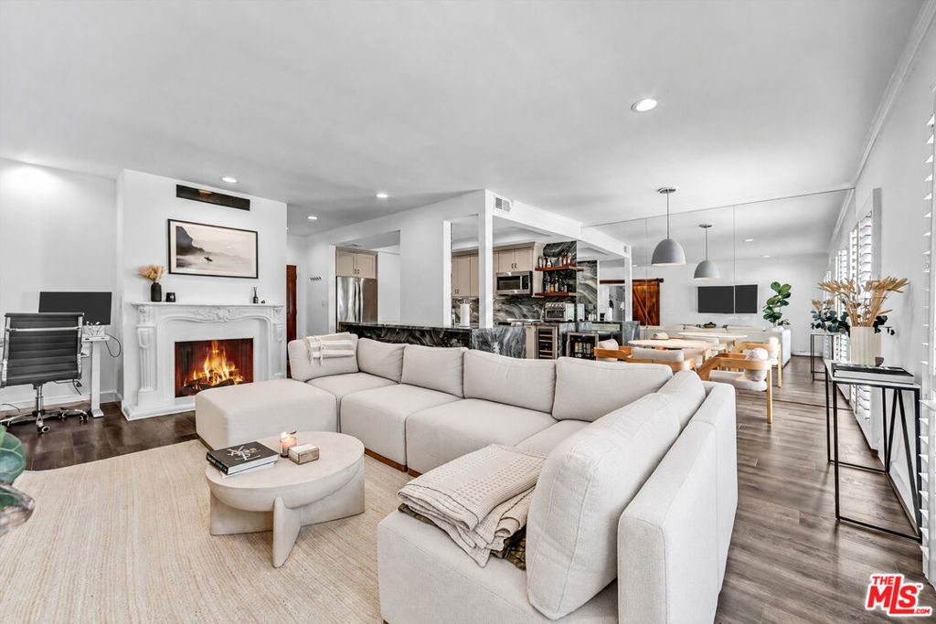 1221 N Kings Road 101, West Hollywood, CA 90069 — exterior