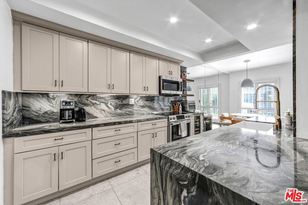 1221 N Kings Road 101, West Hollywood, CA 90069 — photo 3