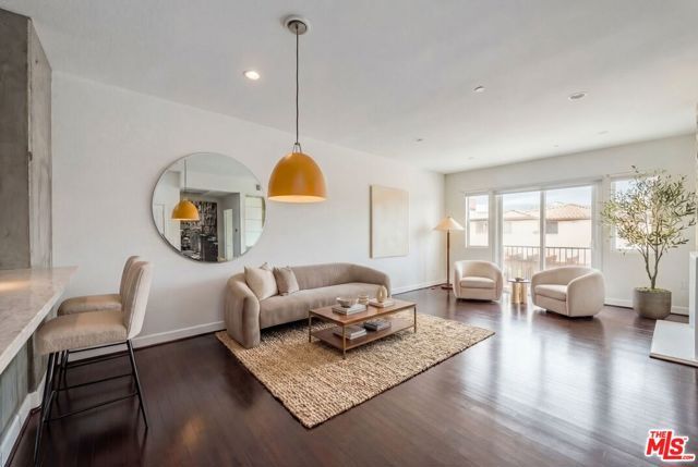 10878 Bloomfield Street 406, Toluca Lake (los Angeles), CA 91602
