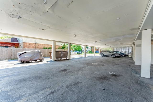 7929 W Grand Avenue 404, Elmwood Park, IL 60707