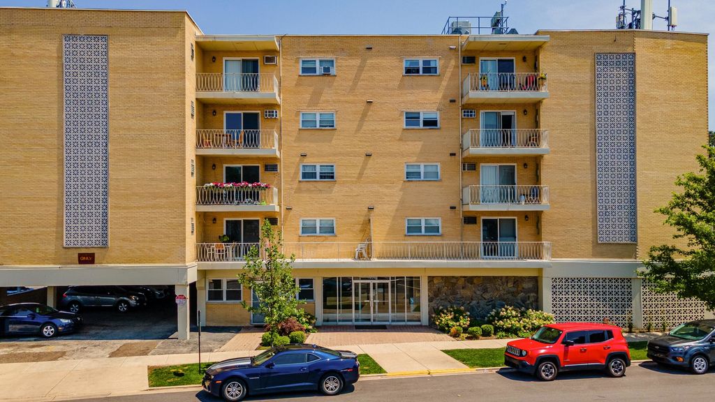 7929 W Grand Avenue 404, Elmwood Park, IL 60707