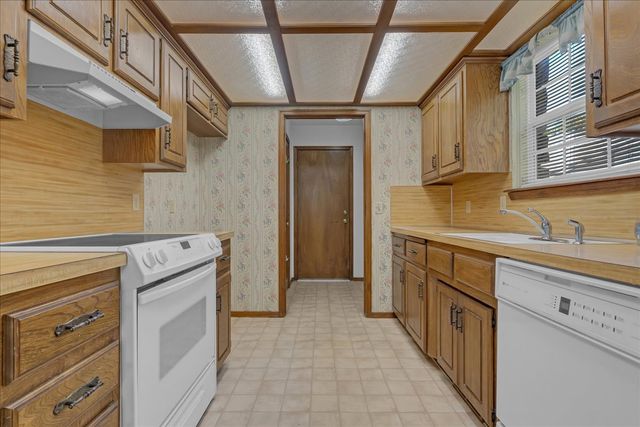 12101 E 76th Place N, Owasso, OK 74055