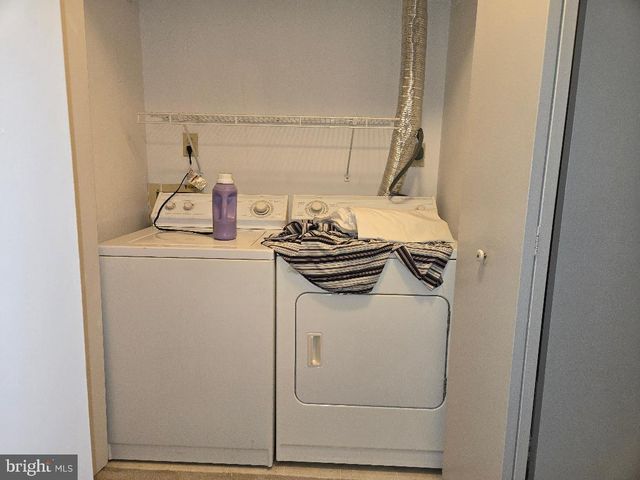 1447 THORNWOOD DR, Mount Laurel, NJ 08054