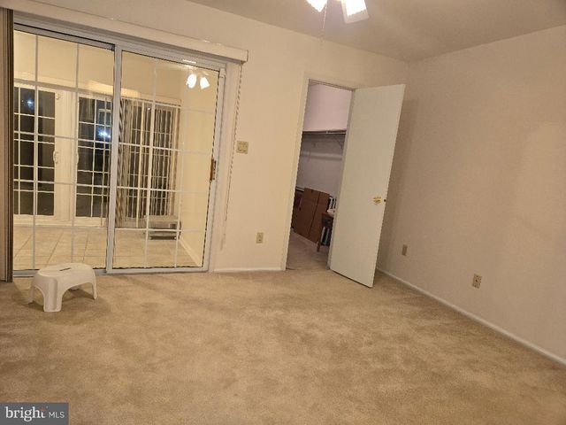 1447 THORNWOOD DR, Mount Laurel, NJ 08054