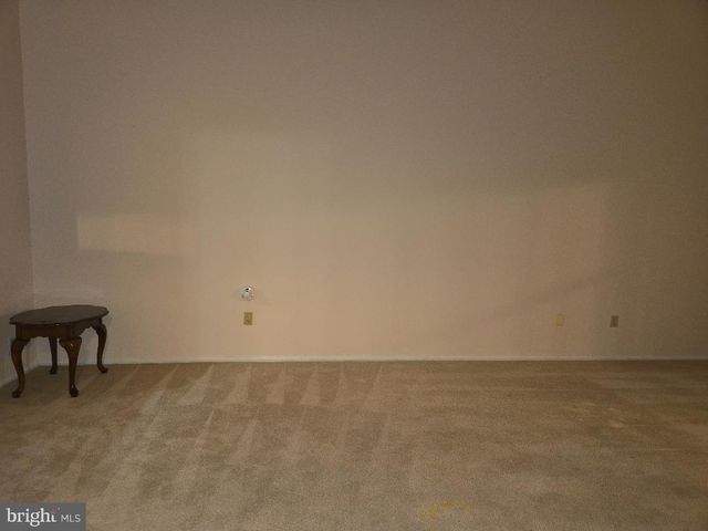 1447 THORNWOOD DR, Mount Laurel, NJ 08054