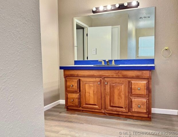 1221 S 28th Street, Broken Arrow, OK 74014