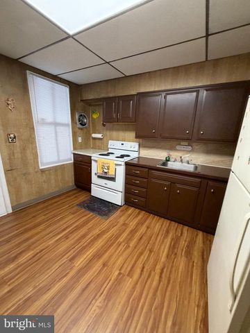 1049 OLEY ST, Reading, PA 19604