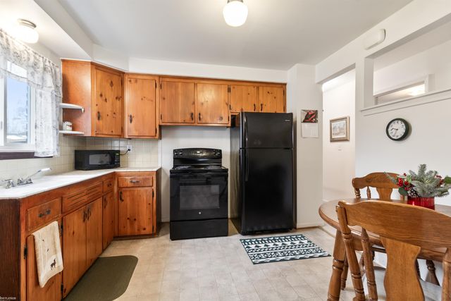 23312 Brookdale Boulevard, St Clair Shores, MI 48082