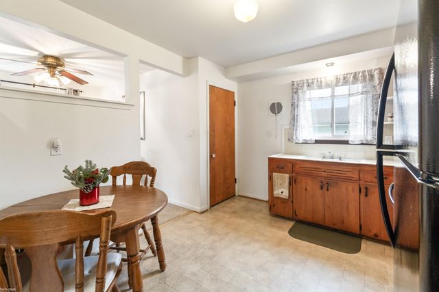 23312 Brookdale Boulevard, St Clair Shores, MI 48082