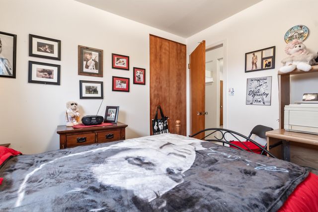 23312 Brookdale Boulevard, St Clair Shores, MI 48082