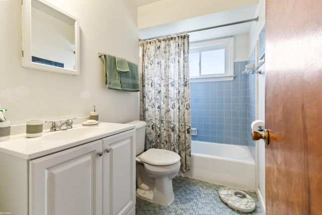 23312 Brookdale Boulevard, St Clair Shores, MI 48082