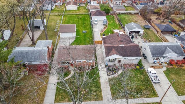 23312 Brookdale Boulevard, St Clair Shores, MI 48082