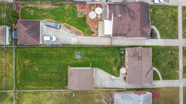 23312 Brookdale Boulevard, St Clair Shores, MI 48082