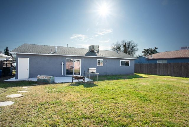 1929 Glenmore Dr, Olivehurst, CA 95961