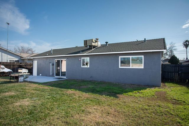 1929 Glenmore Dr, Olivehurst, CA 95961