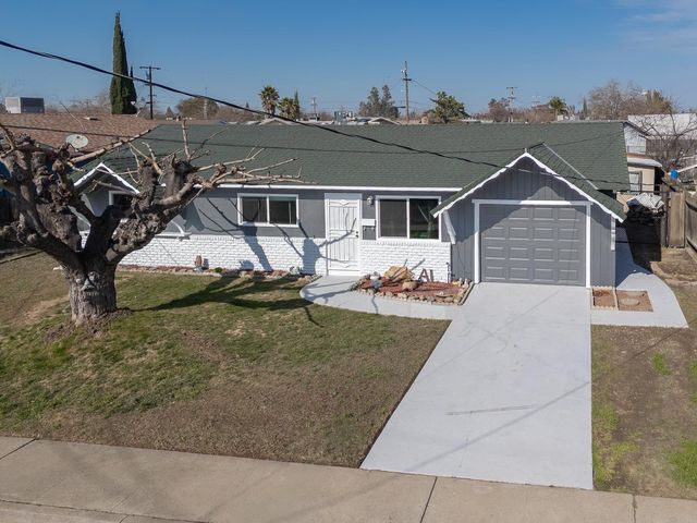 1929 Glenmore Dr, Olivehurst, CA 95961