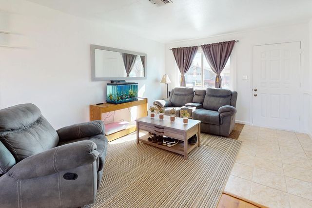 1929 Glenmore Dr, Olivehurst, CA 95961