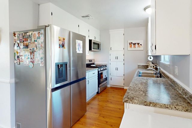 1929 Glenmore Dr, Olivehurst, CA 95961