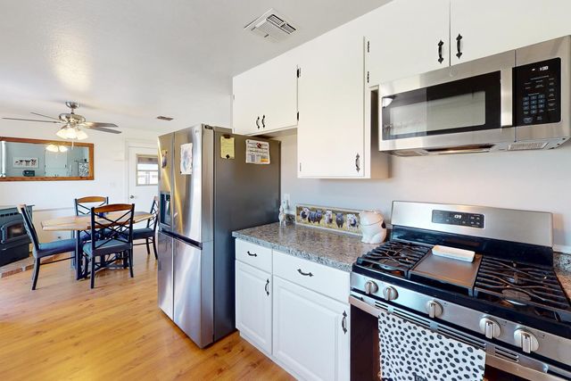 1929 Glenmore Dr, Olivehurst, CA 95961