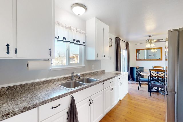 1929 Glenmore Dr, Olivehurst, CA 95961