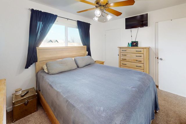 1929 Glenmore Dr, Olivehurst, CA 95961