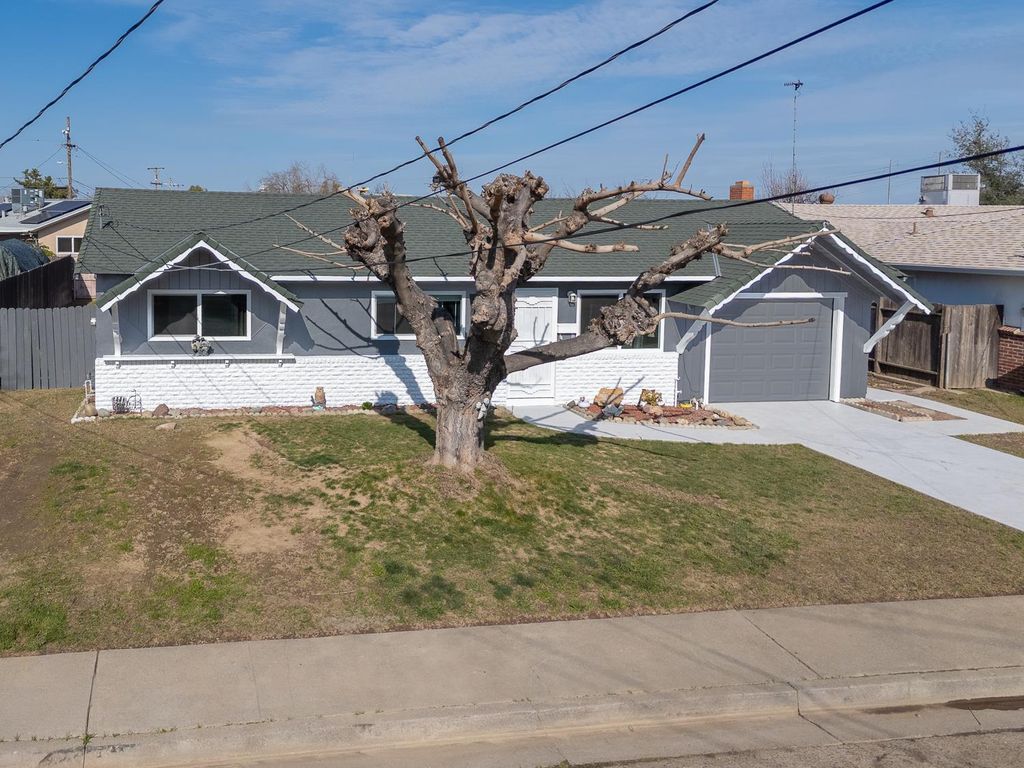 1929 Glenmore Dr, Olivehurst, CA 95961