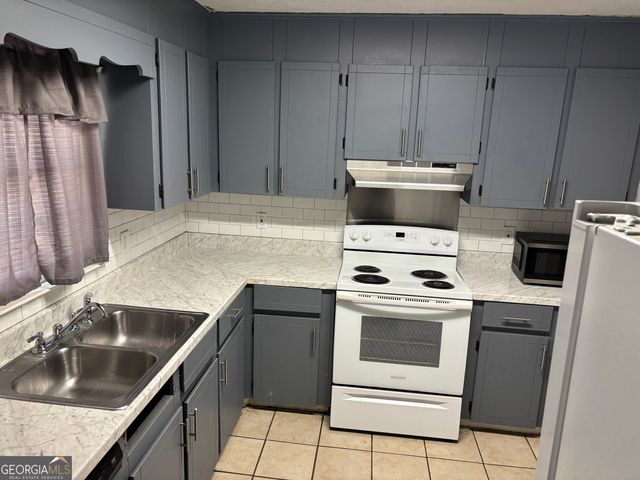 94 Ravenwood Way, Warner Robins, GA 31093