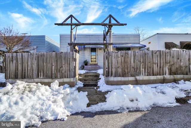 321 FREDRICK CT, York, PA 17403