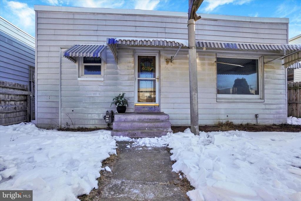 321 FREDRICK CT, York, PA 17403