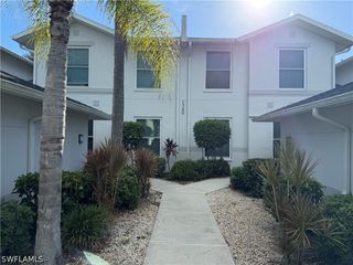 1340 Charleston Square DR 101, Naples, FL 34110