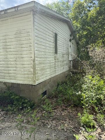 153 Longbrook Road, Aberdeen, NC 28315