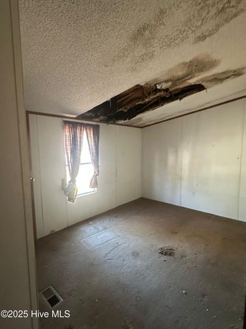 153 Longbrook Road, Aberdeen, NC 28315