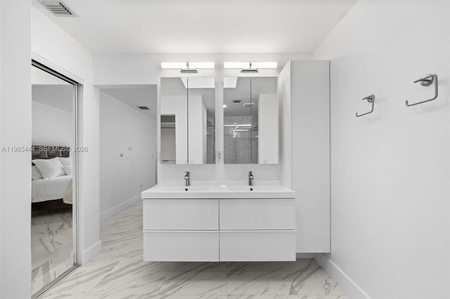 3549 Magellan Cir 418, Aventura, FL 33180