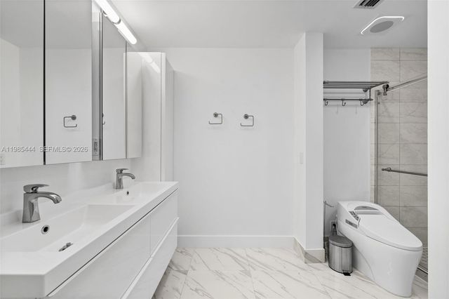 3549 Magellan Cir 418, Aventura, FL 33180