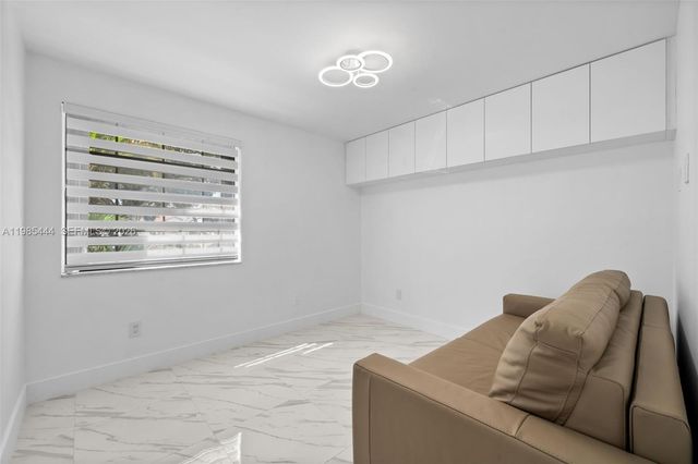 3549 Magellan Cir 418, Aventura, FL 33180