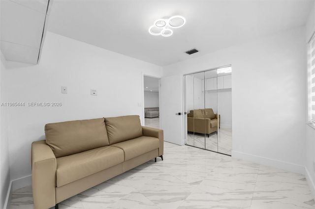 3549 Magellan Cir 418, Aventura, FL 33180